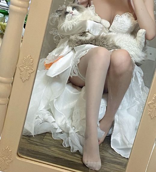 下面有根棒棒糖