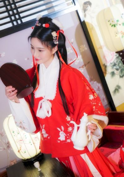 鬓边有朵栀子肥